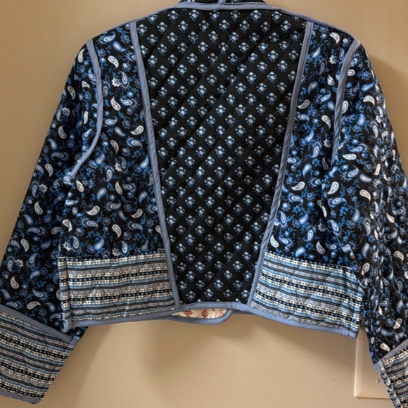 Blue quilted jacket size small - Picture 3 of 4